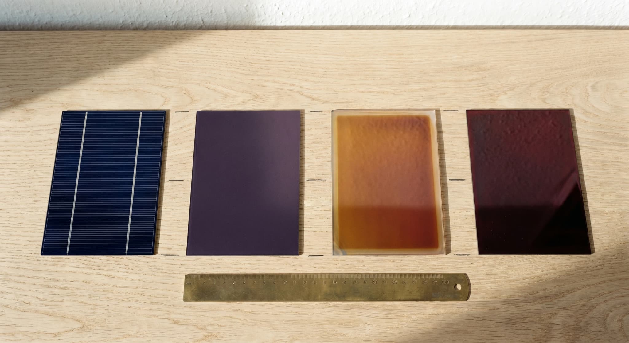 BIPV manufacturers comparison, four photovoltaic technology families on workstation