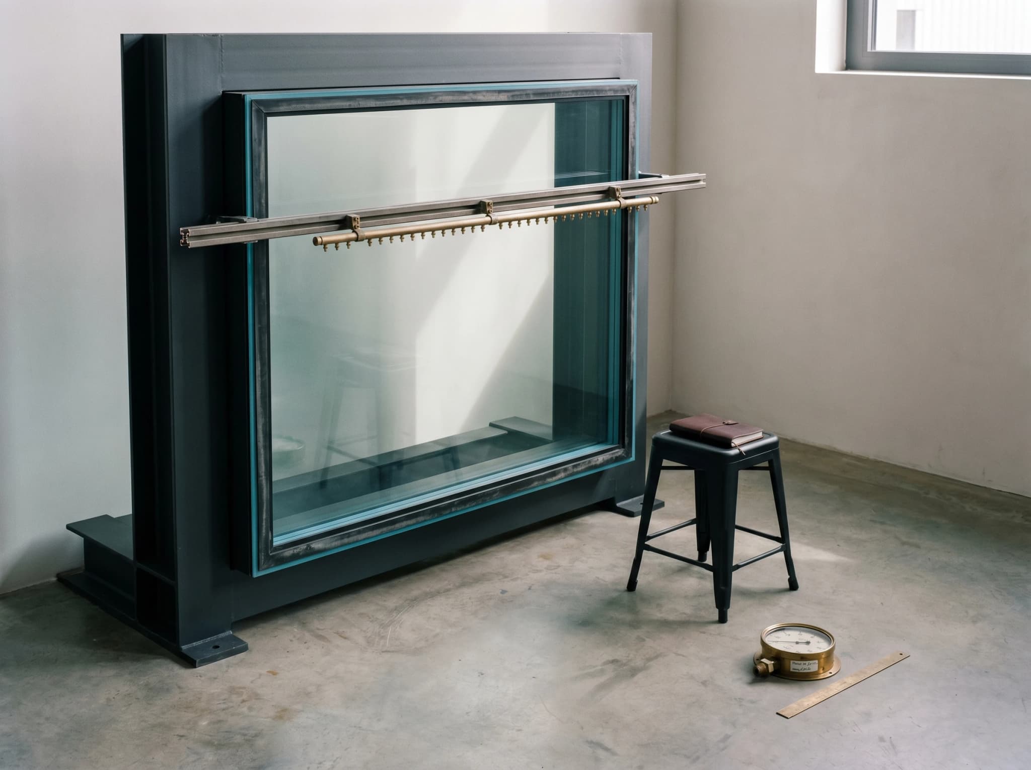 AAMA 501.2 in-situ water tightness test, water rig on facade